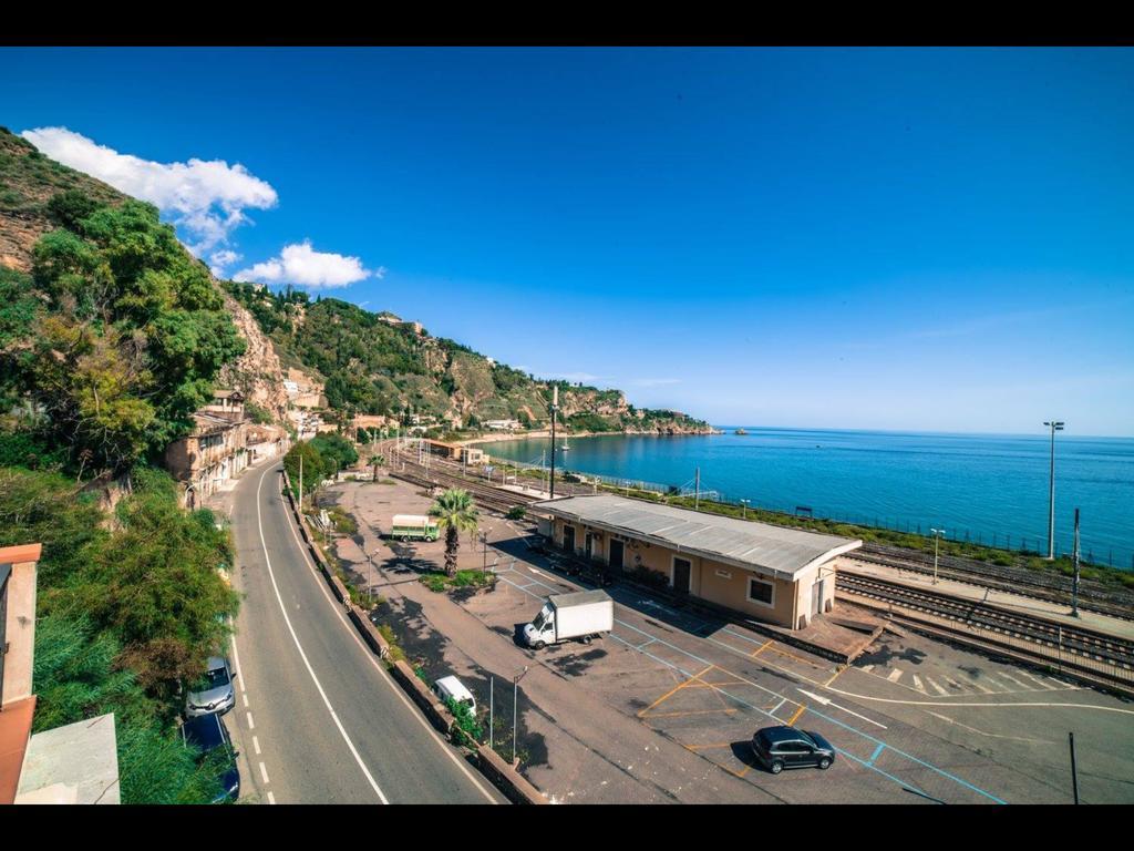 B&B Sottocoperta Taormina Exterior photo