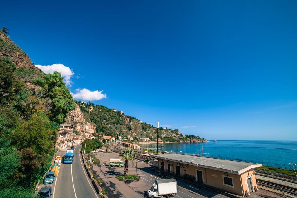 B&B Sottocoperta Taormina Exterior photo